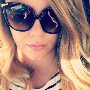 Meet your Posher, Courtney